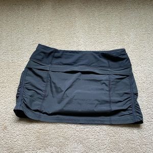 Lululemon black lined skirt Size 4